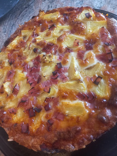 Una foto de Pizza hawaiana 🍕 🍍