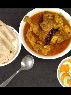 चिकन कोल्हापुरी (chicken kolhapuri recipe in marathi) रेसिपी चे मुख्य फोटो
