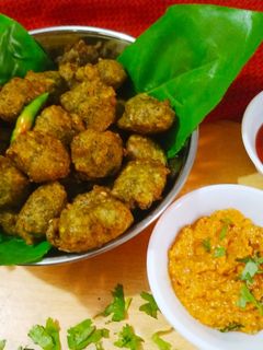 મૂંગદાળ પકોડા (moongdal pakoda recipe in Gujarati) રેસીપી મુખ્ય ફોટો