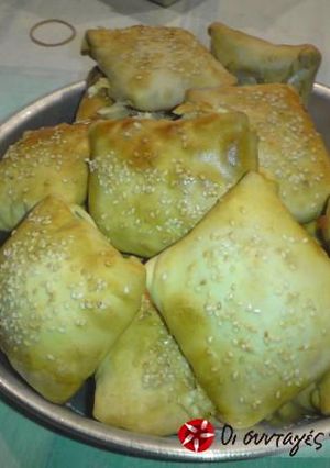 A picture of Easter kalitsounia.