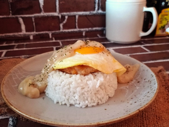 Ternyata begini lho! Resep praktis membuat Loco Moco (Burger Nasi) with Gravy Sauce dijamin spesial