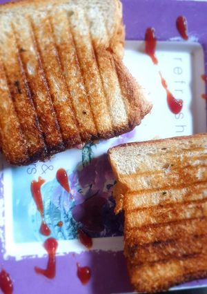 A picture of Potato sandwich.