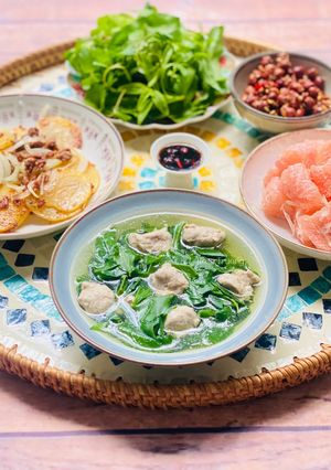 Hình của món Canh Rau Bồ Ngót Nấu Giò Sống.