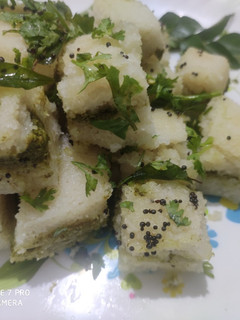 सैंडविच ढोकला (Sandwich Dhokla recipe in hindi) रेसिपी मुख्य फोटो