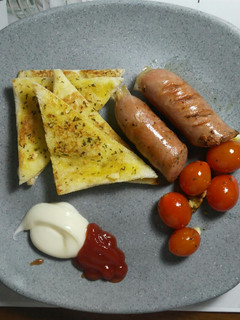 Foto resep Garlic Bread & Grilled Sausage