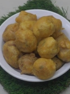 உருளைக்கிழங்கு போண்டா potato bonda recipe in tamil செய்முறை முக்கிய புகைப்படம்