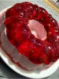 قالب الجلي بالفراولة والكريمة 🍓