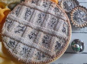 Foto di Crostata con crema pasticcera alla ricotta e gocce di cioccolato fondente