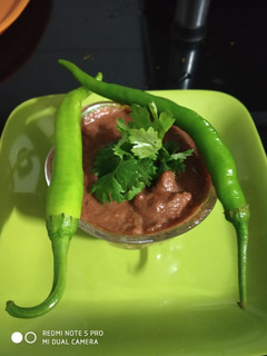 ટામેટા ની ચટણી tomato chatni recipe in gujarati) રેસીપી મુખ્ય ફોટો