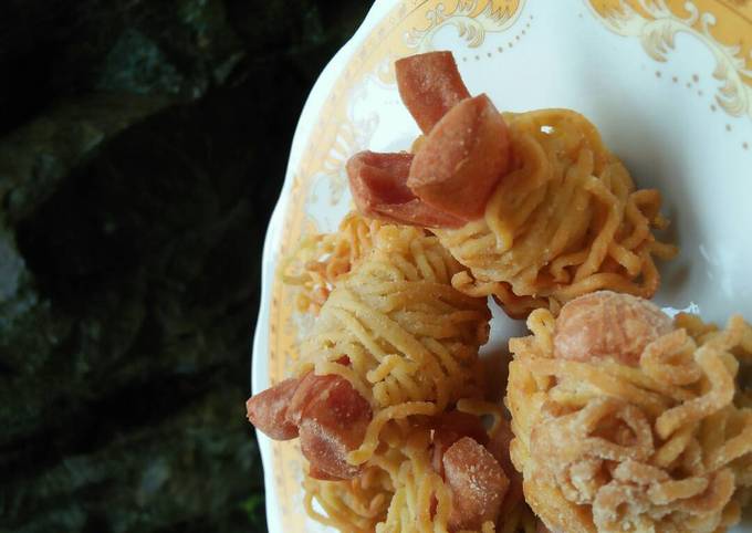 Resep Sosis gulung mie anti hambur oleh nikita dhewi - Cookpad