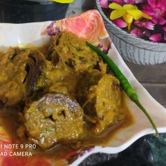 A picture of Arbi patte ki curry.