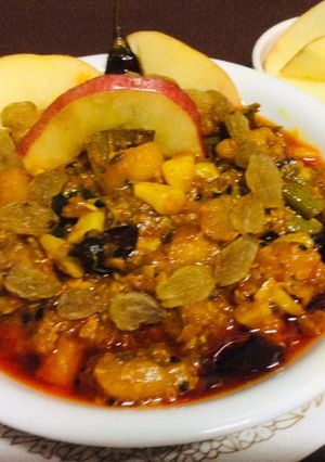 A picture of Apple & Sprouted fenugreek pickle.