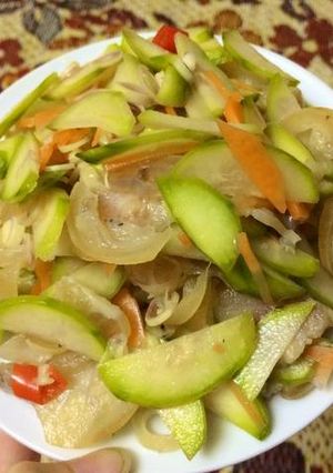 Hình của món Gân bò trộn cóc non.