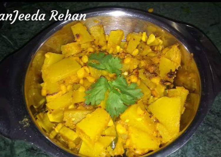 Easiest Way to Prepare Homemade Pumpkin sabji with chana dal and raw mango