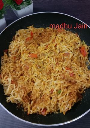चटपटे टोमेटो मैगी मसाला(chatpate tomato maggi masala recipe in hindi) रेसिपी मुख्य फोटो