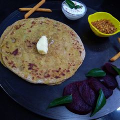 A picture of Stuffed Kobi paratha.
