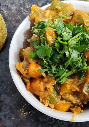 A picture of Srilankan vegetable Curry.