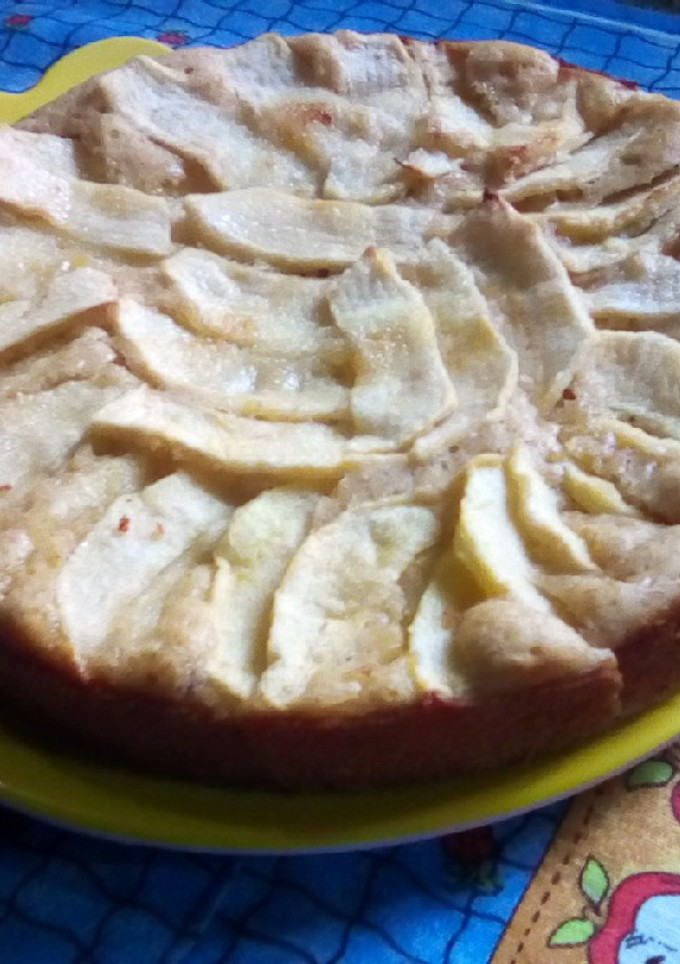 Una foto de Torta fácil de manzana y pasas 🍎(⁠ ⁠◜⁠‿⁠◝⁠ ⁠)⁠♡