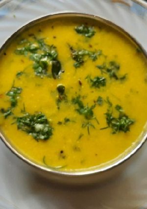 A picture of Dahi kadi.