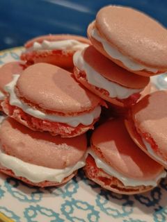 Una foto de Macarons Red Velvet