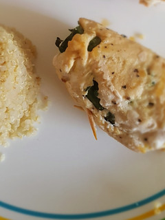 Una foto de Rollos de pechuga con espinacas