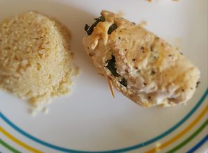 Una foto de Rollos de pechuga con espinacas