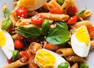 Une photo de Salade de Pennes, Tomates cerises et Œufs durs