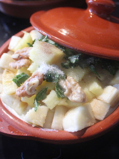 Una foto de Cazuelitas de piña con yogurt griego