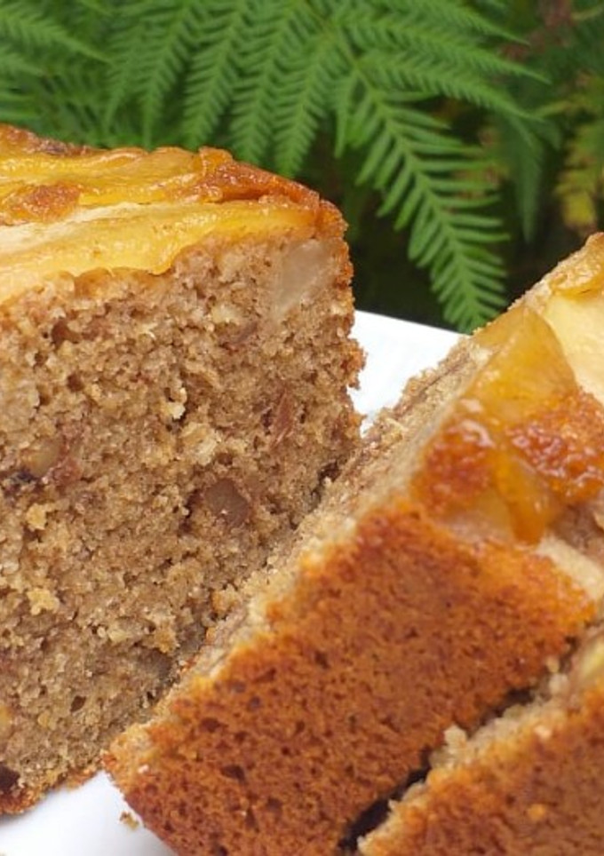 Una foto de Budín integral de banana, pera y nuez