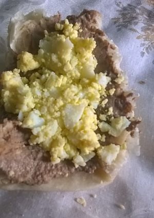 Una foto de Paté casero con huevo duro ideal para Canapés