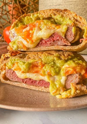 Una foto de Pizza burger