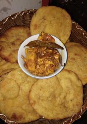 A picture of Aloo Puri.