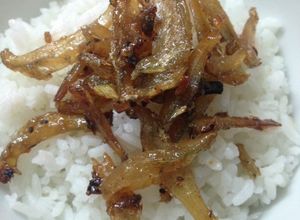 Hình của món Cá cơm rim nước mắm.