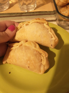 Una foto de Empanadas de jamón y queso al horno ricas y cremosas