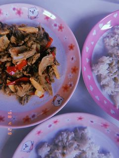 รูปของ กะเพราเป็ด MK สูตรเด็ดงบประหยัด ♡
