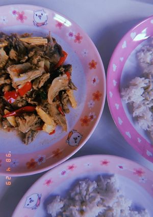 รูปของ กะเพราเป็ด MK สูตรเด็ดงบประหยัด ♡
