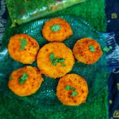 A picture of Bread keema kachori.