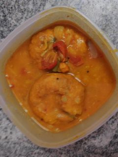 A picture of Sambhar Vada.