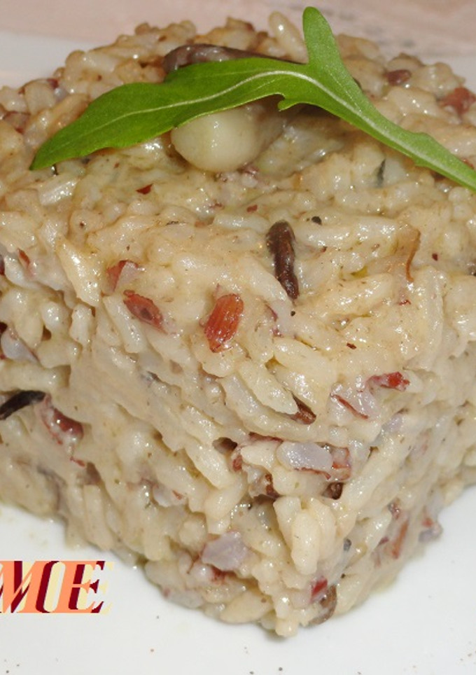 Una foto de Arroz variado con salsa de setas