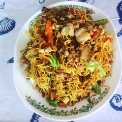 A picture of Pancit.