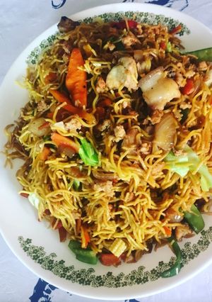 A picture of Pancit.