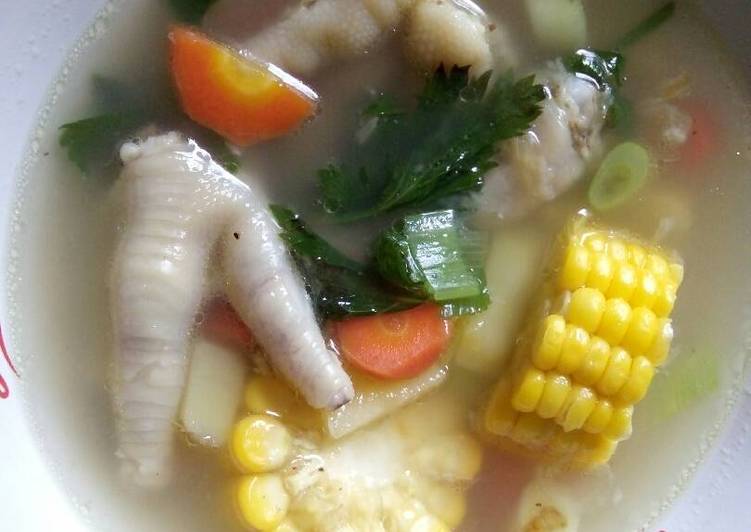 Bagaimana Membuat Sop ceker ayam dan jagung, Bisa Manjain Lidah