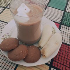 A picture of Snickers protein smoothie.