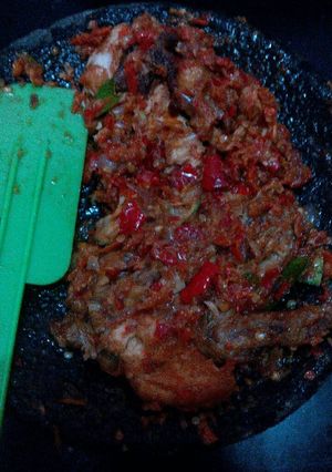 Foto resep Ayam geprek cenol(cetharrr membahenol)
