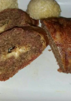 Sajttal töltött baconös tekercs recept fotója