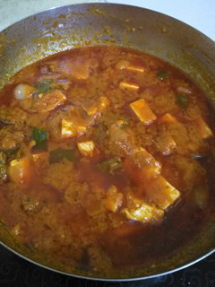 પંજાબી પનીર હાંડી(Punjabi Paneer Handi Recipe In Gujarati) રેસીપી મુખ્ય ફોટો
