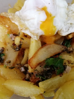 Una foto de Papas Fritas al adobo