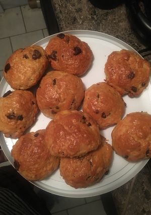 A picture of Choc chip scones.