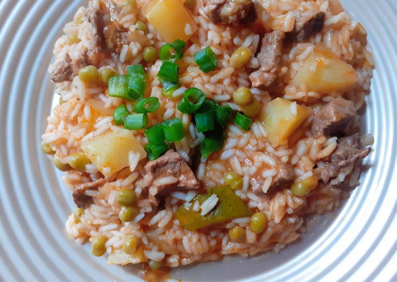 Guiso de Carne y Arroz con Papas