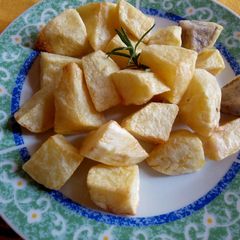 A picture of Fried potatoes.